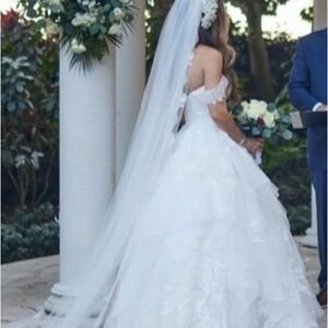 Beautiful David’s Bridal Cathedral Veil